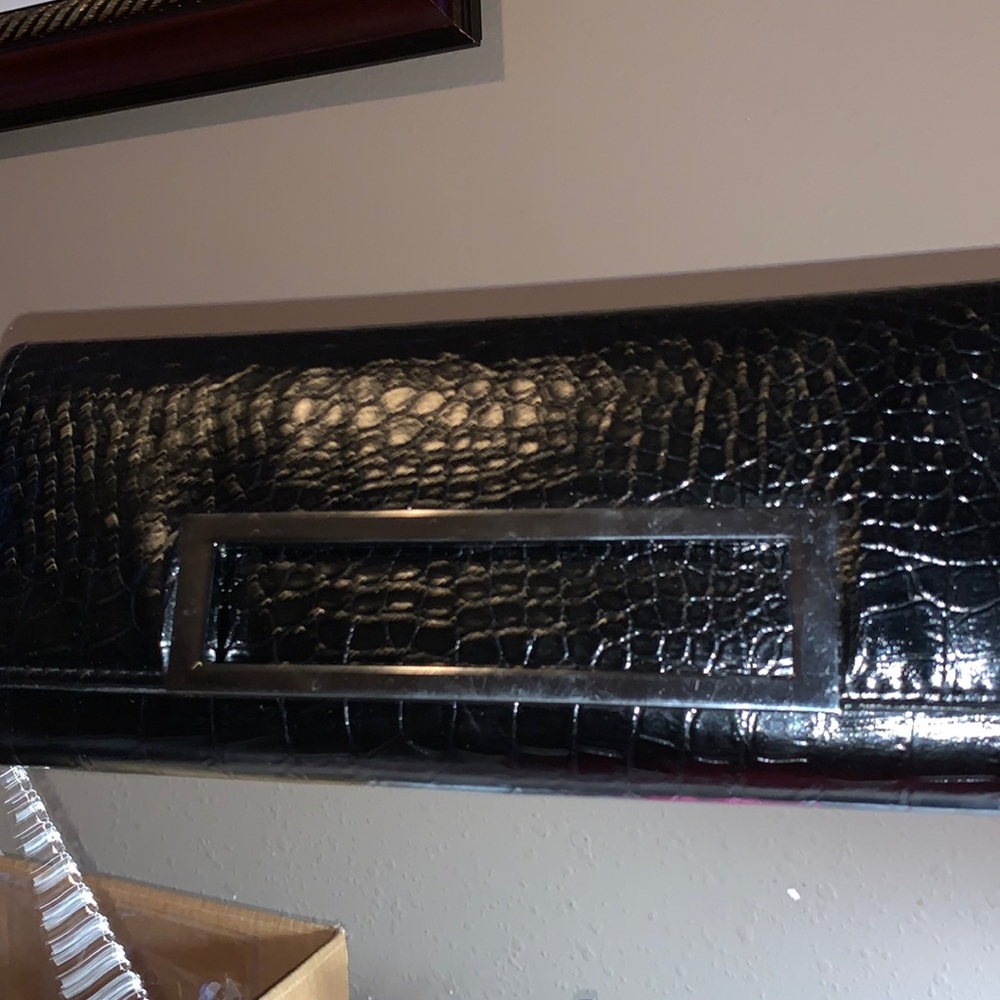 Black clutch